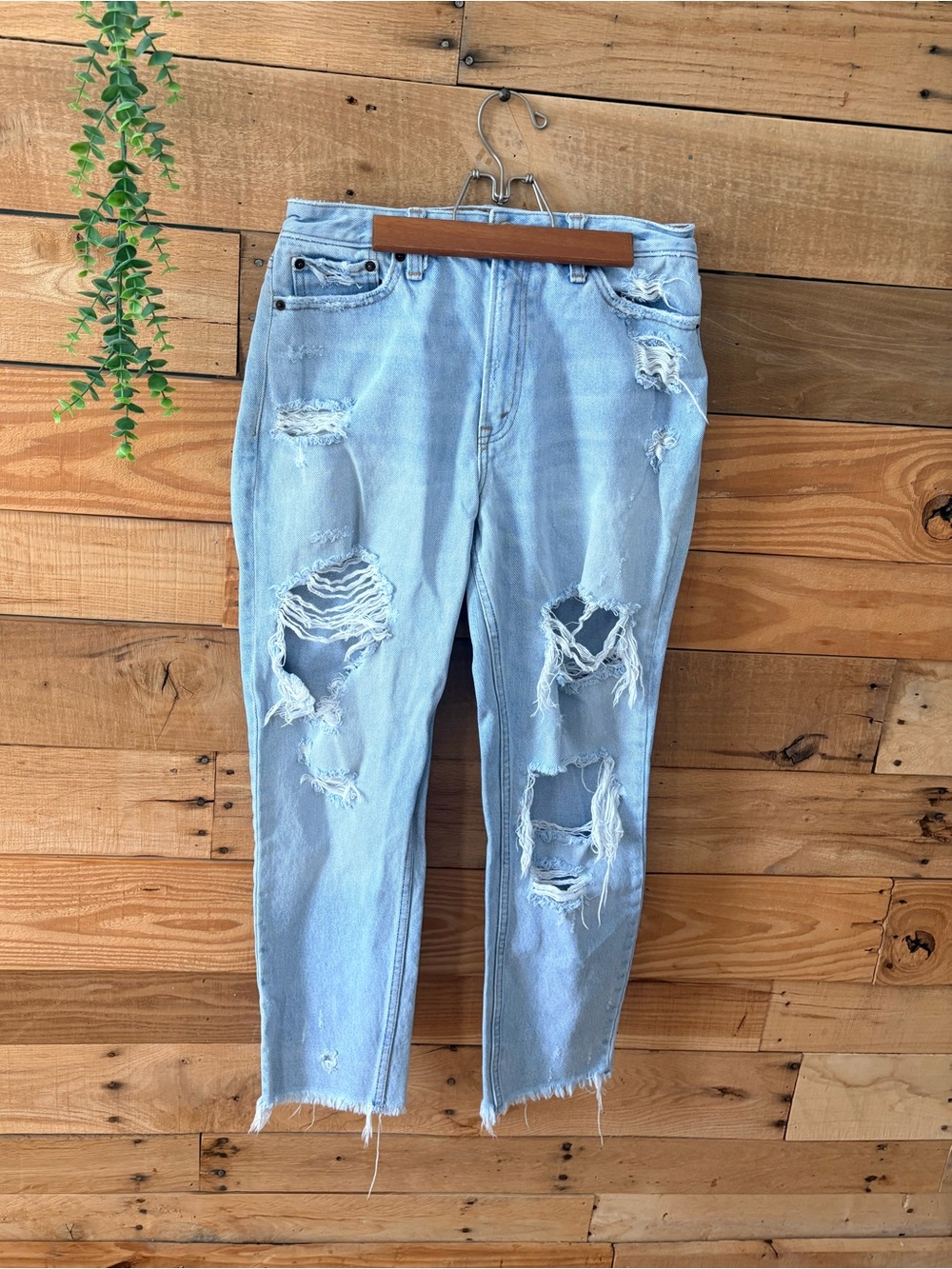 Abercrombie & Fitch Blue distressed Annie High Rise Girlfriend Jeans size 28/6